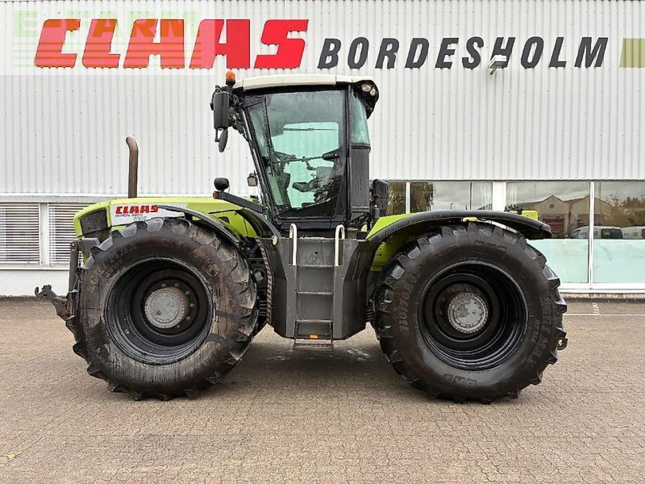 CLAAS xerion 3300 trac TRAC - Τρακτέρ: φωτογραφία 1 CLAAS xerion 3300 trac TRAC - Τρακτέρ: φωτογραφία 1