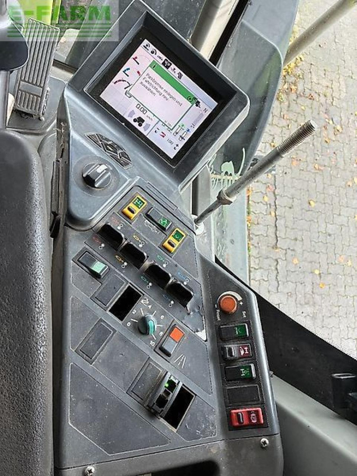 CLAAS xerion 3300 trac TRAC - Τρακτέρ: φωτογραφία 5 CLAAS xerion 3300 trac TRAC - Τρακτέρ: φωτογραφία 5