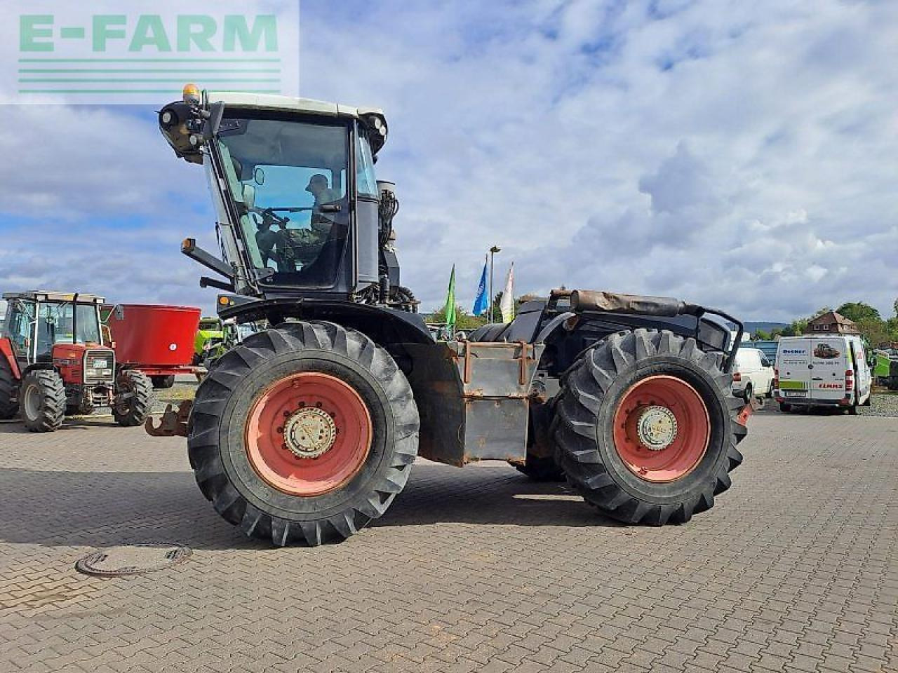 CLAAS xerion 3300 trac vc TRAC VC - Τρακτέρ: φωτογραφία 1 CLAAS xerion 3300 trac vc TRAC VC - Τρακτέρ: φωτογραφία 1