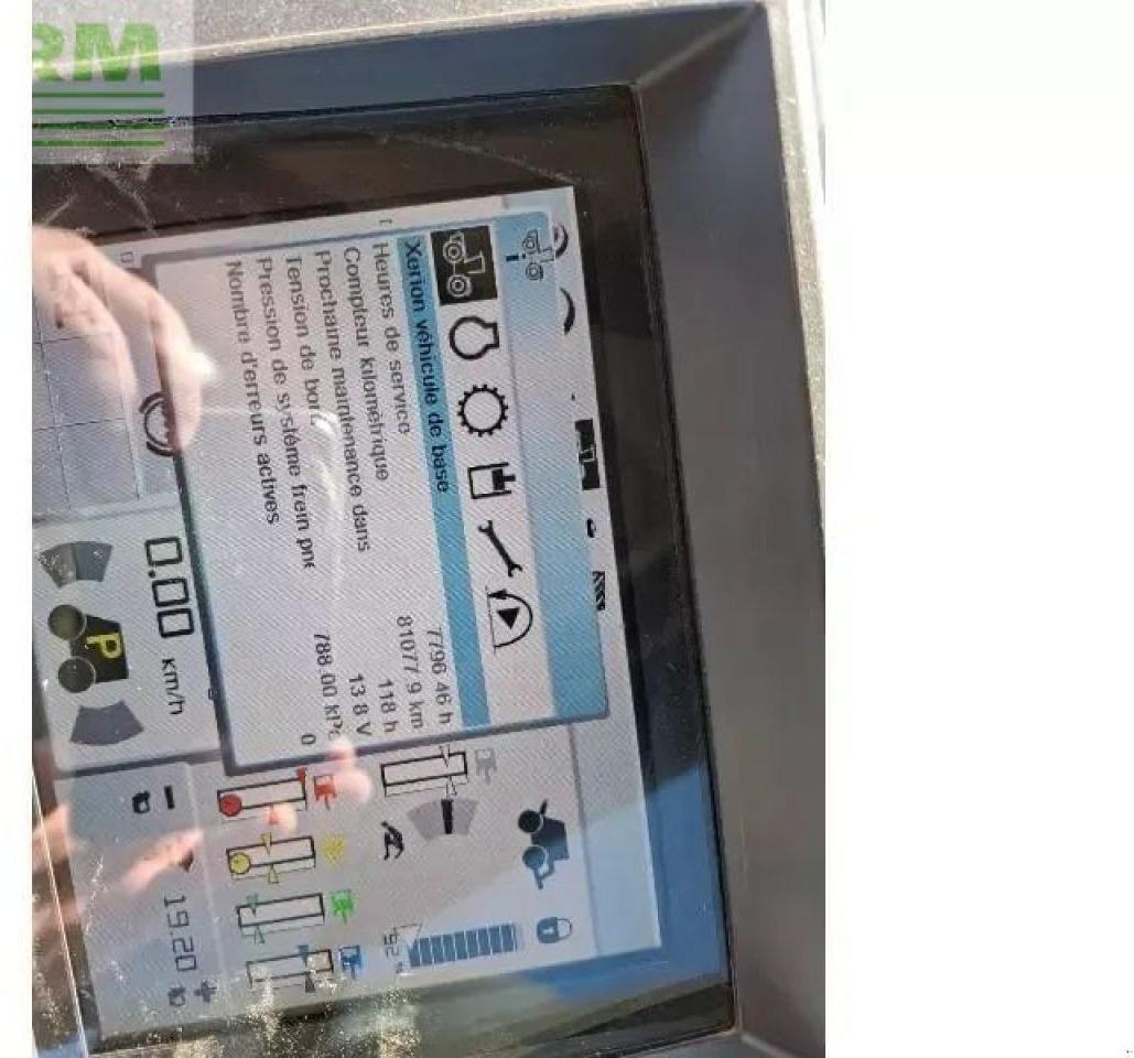 CLAAS xerion 3300 - Τρακτέρ: φωτογραφία 1 CLAAS xerion 3300 - Τρακτέρ: φωτογραφία 1