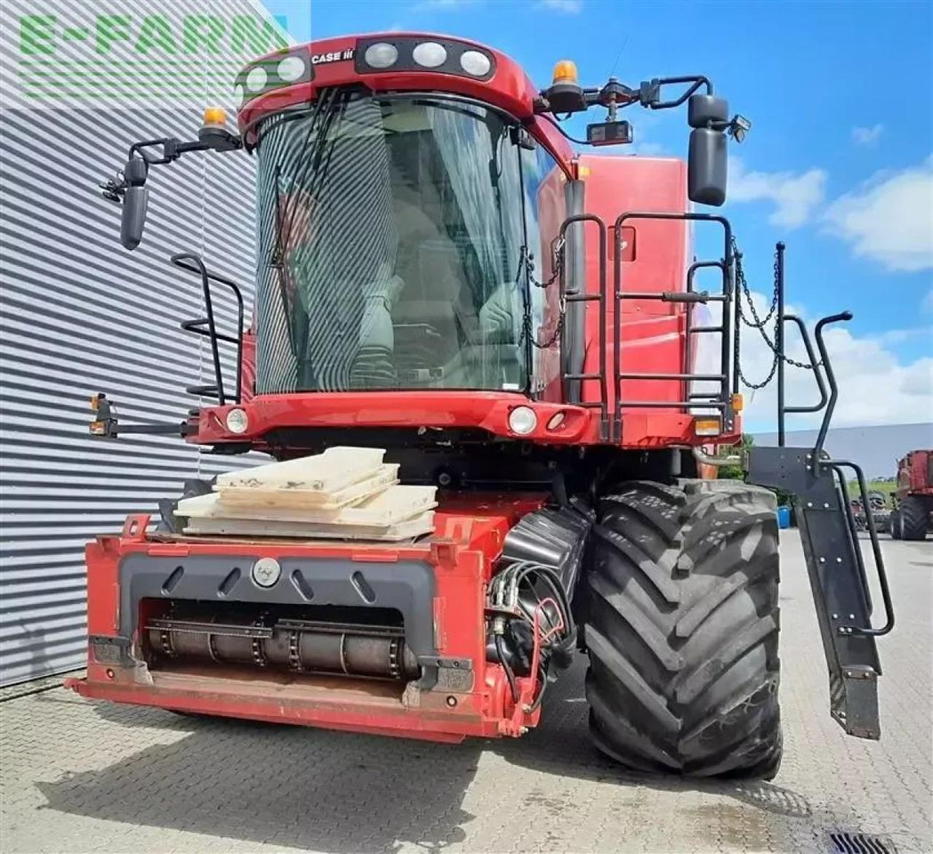 Case-IH 8010 med 30 fods skærebord - Θεριζοαλωνιστική μηχανή: φωτογραφία 3 Case-IH 8010 med 30 fods skærebord - Θεριζοαλωνιστική μηχανή: φωτογραφία 3