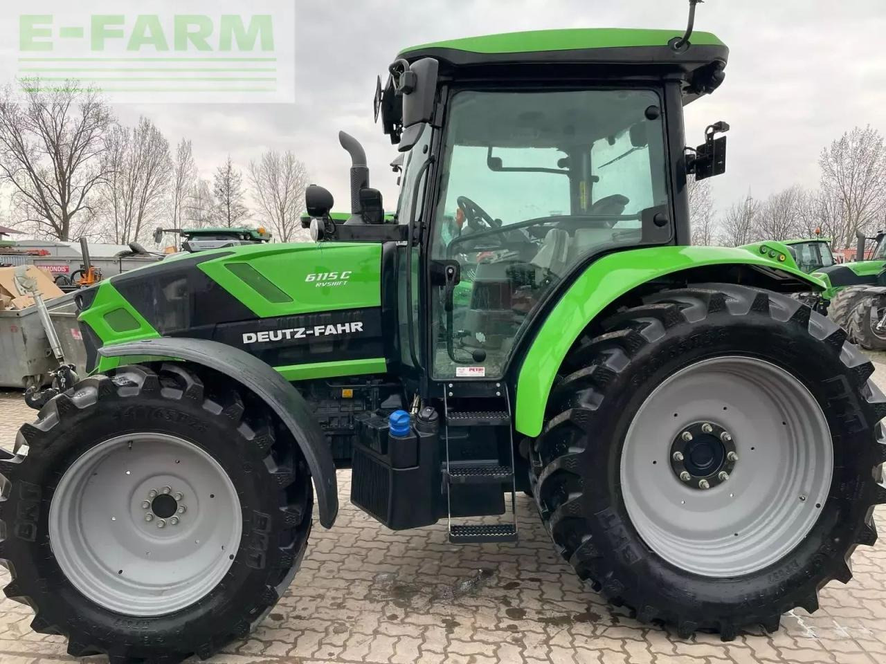 Deutz-Fahr 6115c rv-shift - Τρακτέρ: φωτογραφία 2 Deutz-Fahr 6115c rv-shift - Τρακτέρ: φωτογραφία 2