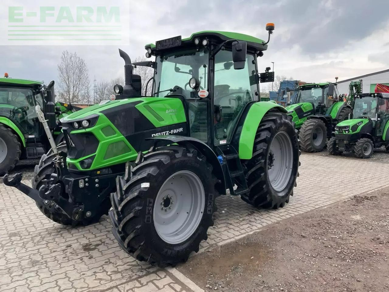 Deutz-Fahr 6115c rv-shift - Τρακτέρ: φωτογραφία 1 Deutz-Fahr 6115c rv-shift - Τρακτέρ: φωτογραφία 1