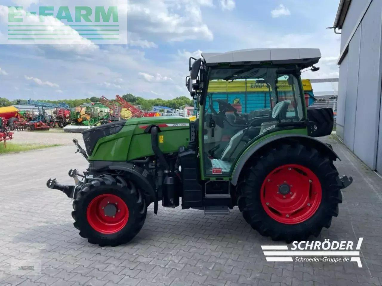 Fendt 209 f vario gen3 power - Τρακτέρ: φωτογραφία 4 Fendt 209 f vario gen3 power - Τρακτέρ: φωτογραφία 4