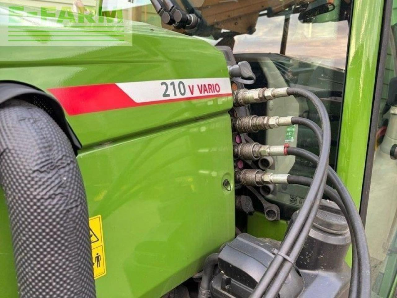 Fendt 210 vario v - Τρακτέρ: φωτογραφία 5 Fendt 210 vario v - Τρακτέρ: φωτογραφία 5