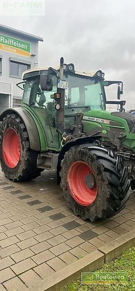 Fendt 211 vario - Τρακτέρ: φωτογραφία 4 Fendt 211 vario - Τρακτέρ: φωτογραφία 4