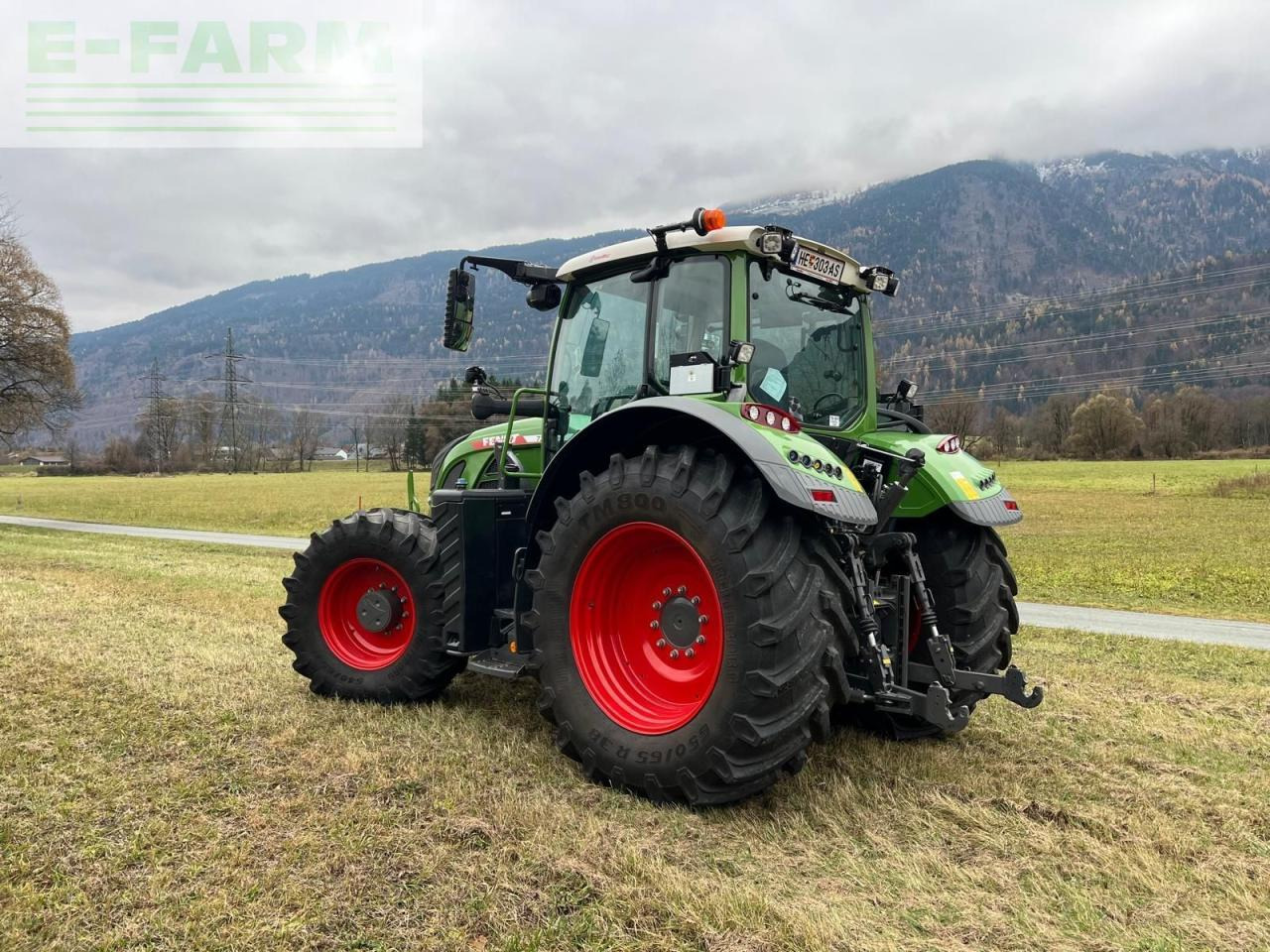 Fendt 724 vario profi+ - Τρακτέρ: φωτογραφία 2 Fendt 724 vario profi+ - Τρακτέρ: φωτογραφία 2