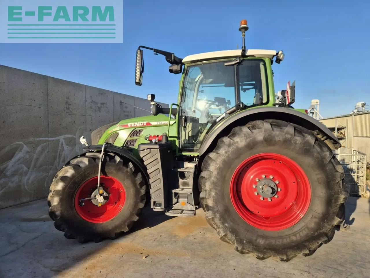 Fendt 724 vario profi+ - Τρακτέρ: φωτογραφία 2 Fendt 724 vario profi+ - Τρακτέρ: φωτογραφία 2