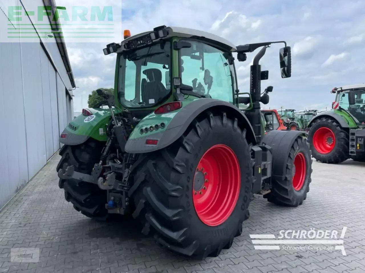 Fendt 724 vario s4 profi plus ProfiPlus - Τρακτέρ: φωτογραφία 3 Fendt 724 vario s4 profi plus ProfiPlus - Τρακτέρ: φωτογραφία 3