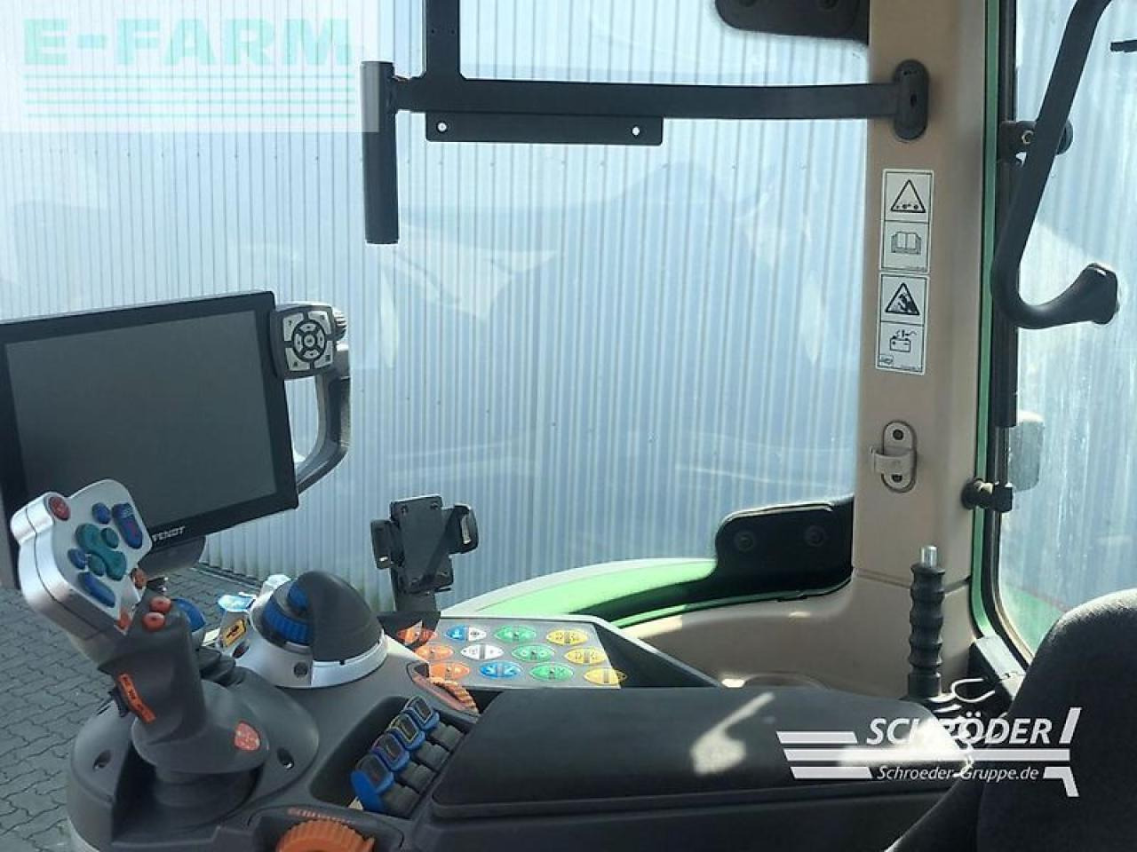 Fendt 724 vario s4 profi plus ProfiPlus - Τρακτέρ: φωτογραφία 4 Fendt 724 vario s4 profi plus ProfiPlus - Τρακτέρ: φωτογραφία 4