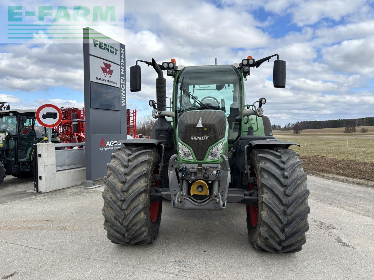 Fendt 724 vario - Τρακτέρ: φωτογραφία 1 Fendt 724 vario - Τρακτέρ: φωτογραφία 1