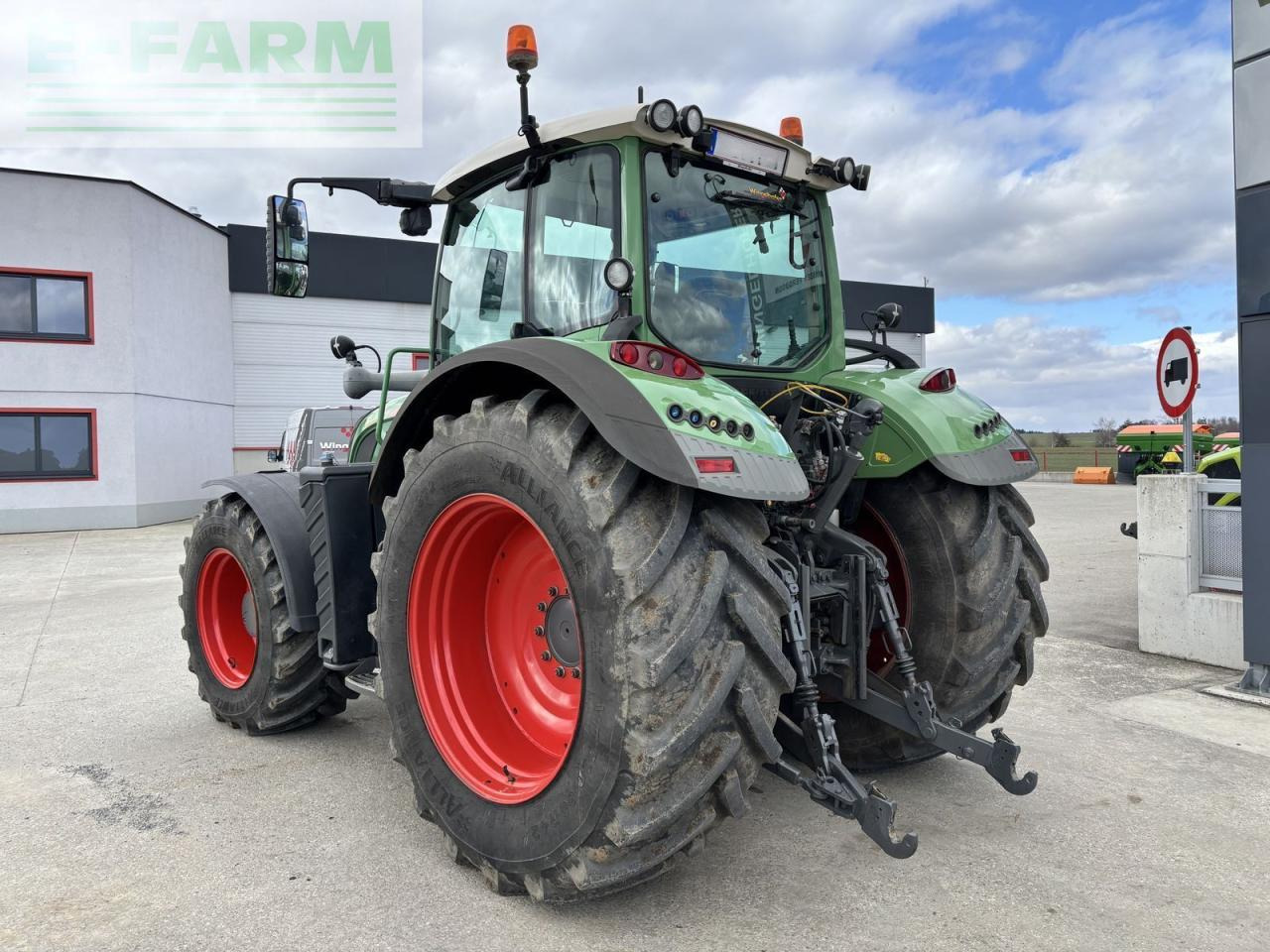 Fendt 724 vario - Τρακτέρ: φωτογραφία 5 Fendt 724 vario - Τρακτέρ: φωτογραφία 5
