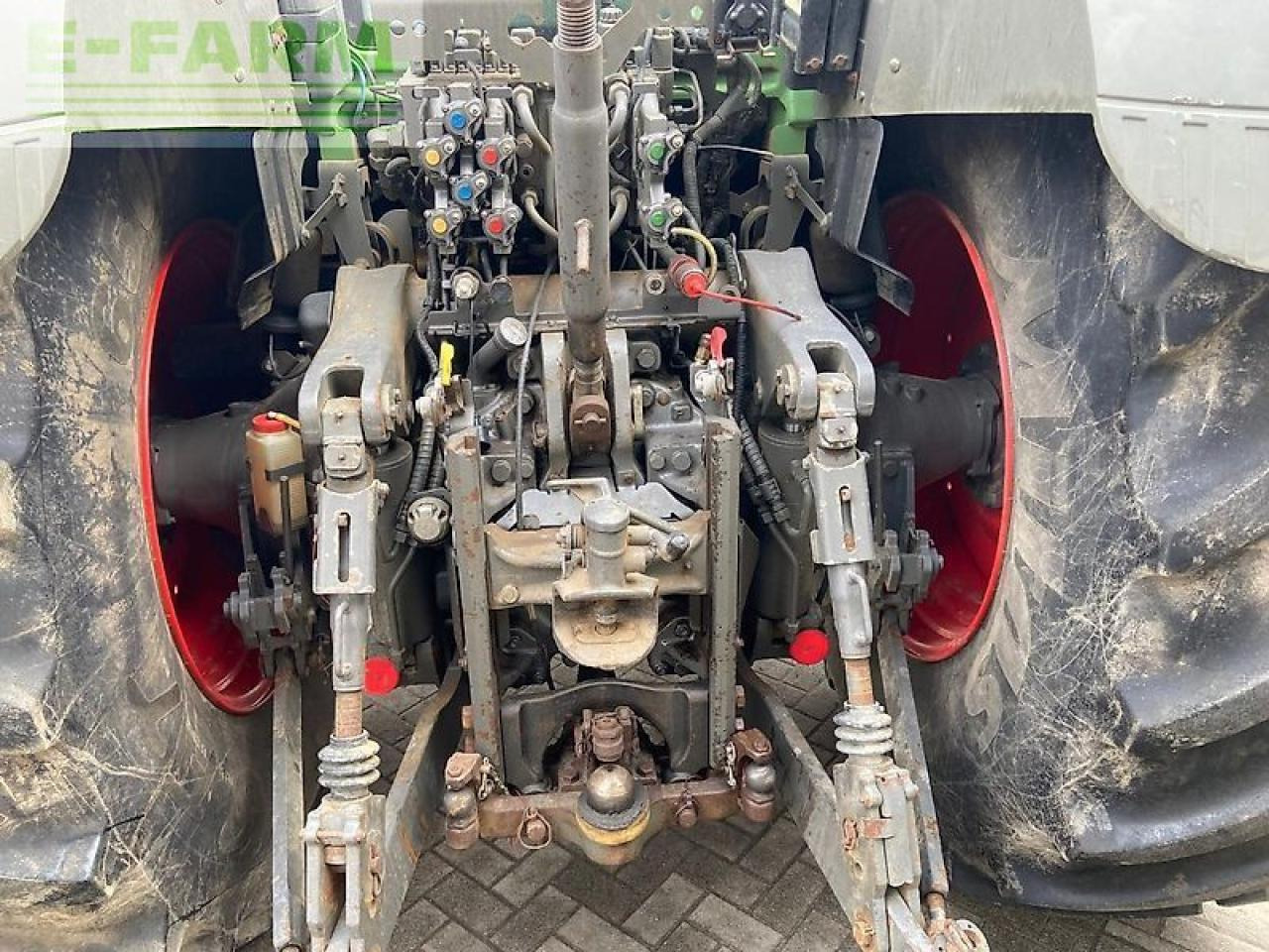 Fendt 828 - Τρακτέρ: φωτογραφία 4 Fendt 828 - Τρακτέρ: φωτογραφία 4