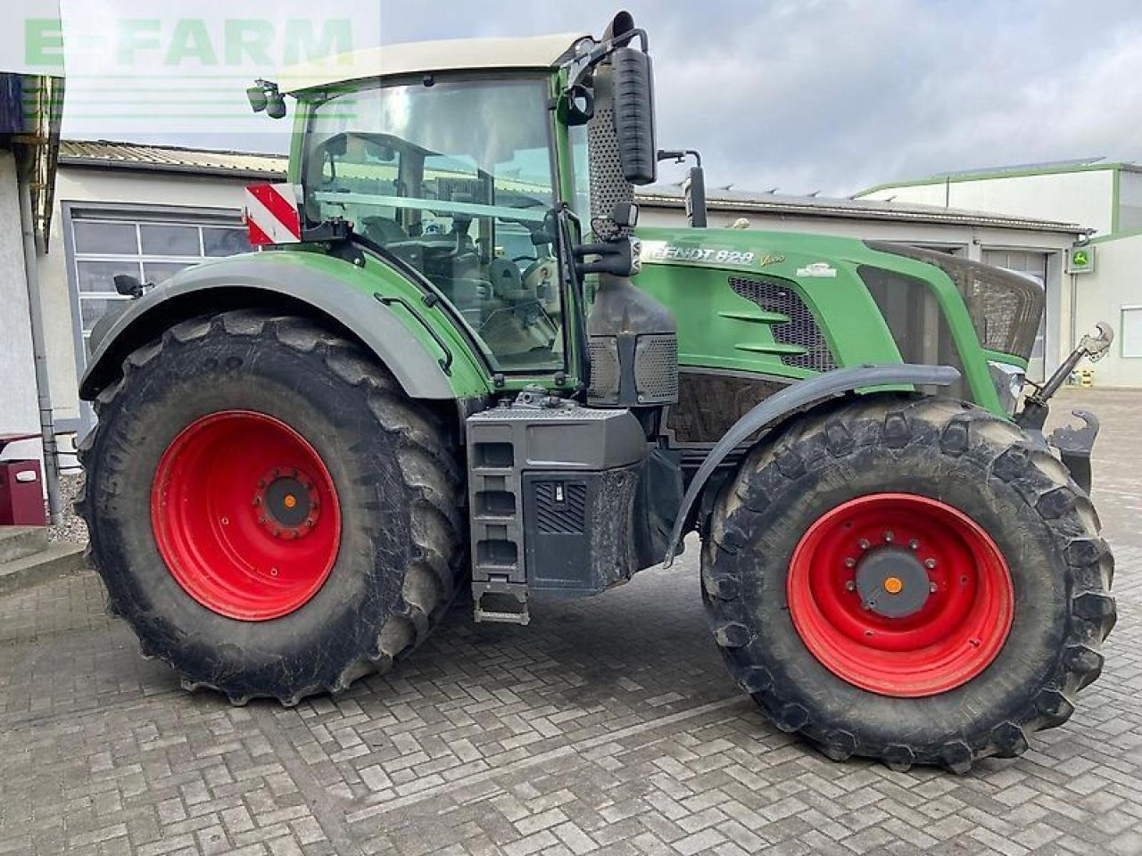 Fendt 828 - Τρακτέρ: φωτογραφία 5 Fendt 828 - Τρακτέρ: φωτογραφία 5
