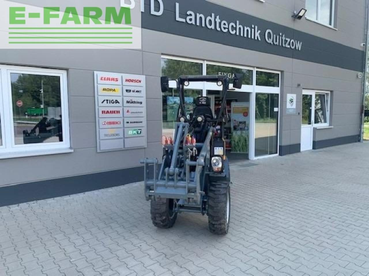 Giant g1500 - Σπαστός φορτωτής: φωτογραφία 1 Giant g1500 - Σπαστός φορτωτής: φωτογραφία 1