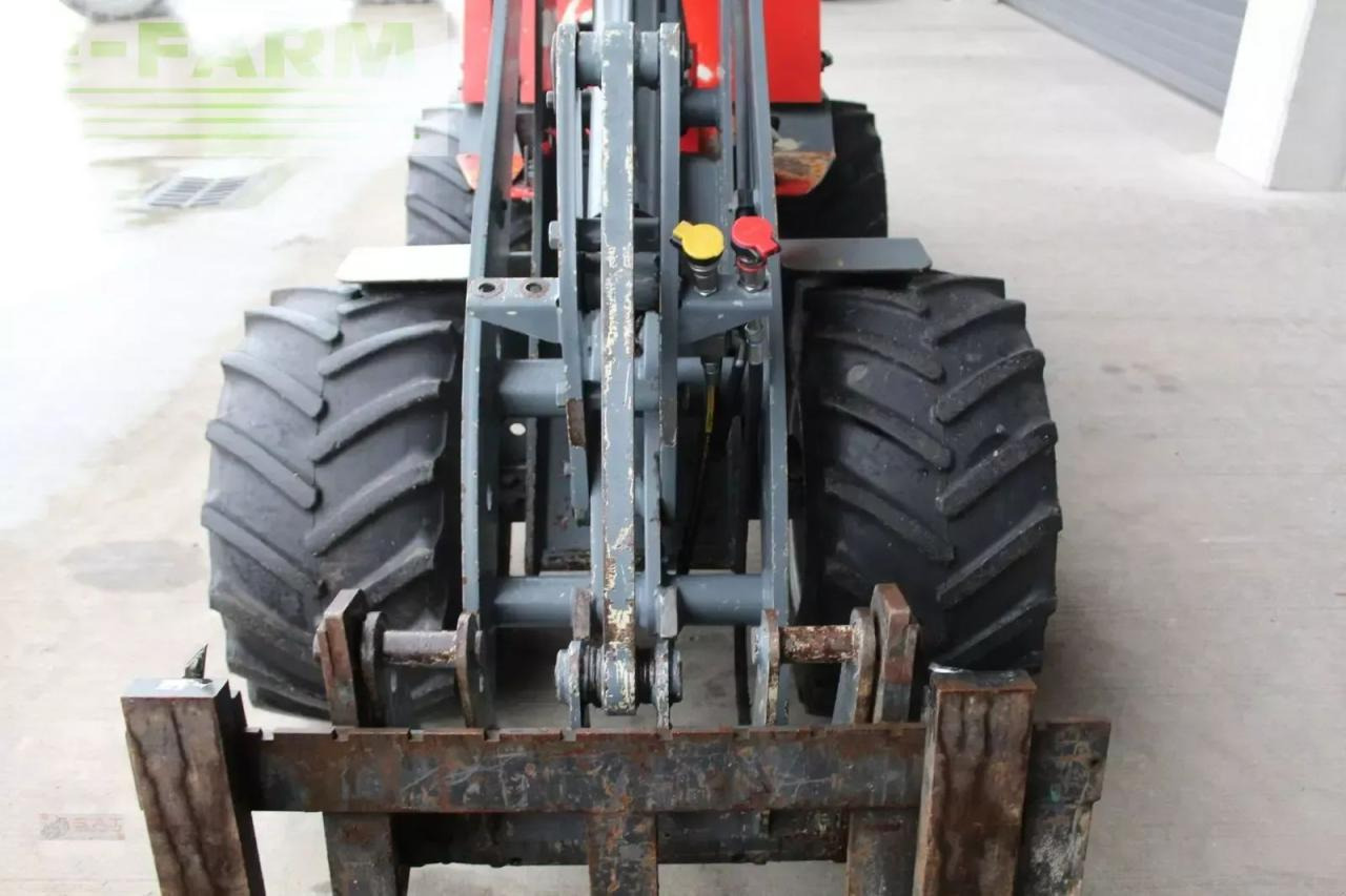 Giant hoflader d 335 t - Ελαστιχοφόρος φορτωτής: φωτογραφία 3 Giant hoflader d 335 t - Ελαστιχοφόρος φορτωτής: φωτογραφία 3