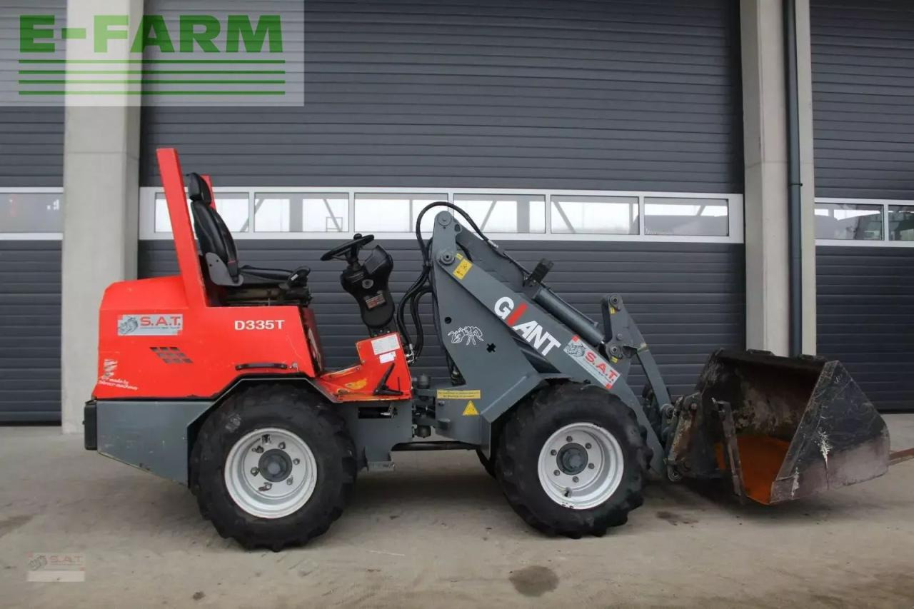 Giant hoflader d 335 t - Ελαστιχοφόρος φορτωτής: φωτογραφία 5 Giant hoflader d 335 t - Ελαστιχοφόρος φορτωτής: φωτογραφία 5