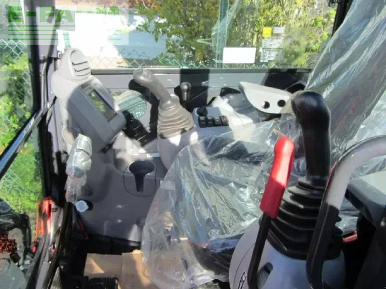 Hitachi zx 33 u-6 - Μίνι εκσκαφέας: φωτογραφία 3 Hitachi zx 33 u-6 - Μίνι εκσκαφέας: φωτογραφία 3