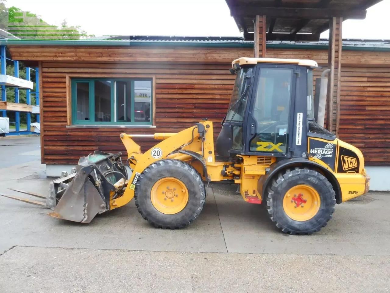 JCB 407 ( 5.400kg ) mit schaufel + gabel - Μίνι εκσκαφέας: φωτογραφία 1 JCB 407 ( 5.400kg ) mit schaufel + gabel - Μίνι εκσκαφέας: φωτογραφία 1