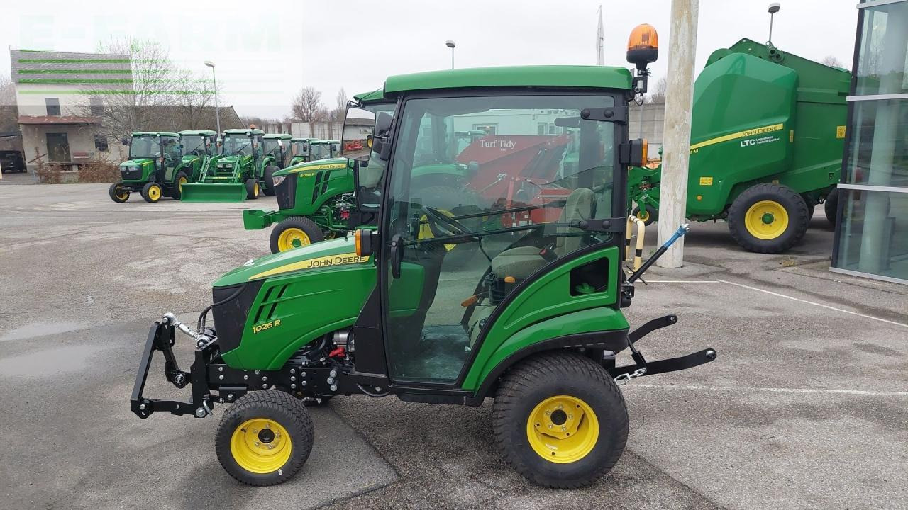 John Deere 1026R - Τρακτέρ: φωτογραφία 2 John Deere 1026R - Τρακτέρ: φωτογραφία 2