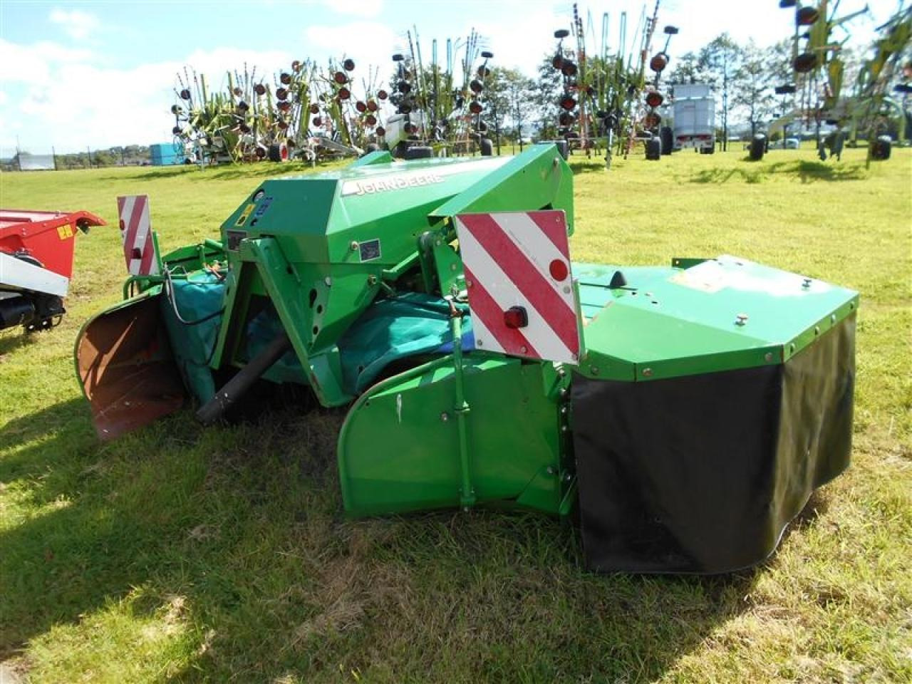 John Deere 131 - Χορτοκοπτικό: φωτογραφία 1 John Deere 131 - Χορτοκοπτικό: φωτογραφία 1