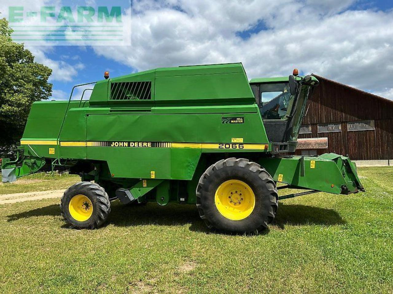 John Deere 2066 - Θεριζοαλωνιστική μηχανή: φωτογραφία 1 John Deere 2066 - Θεριζοαλωνιστική μηχανή: φωτογραφία 1