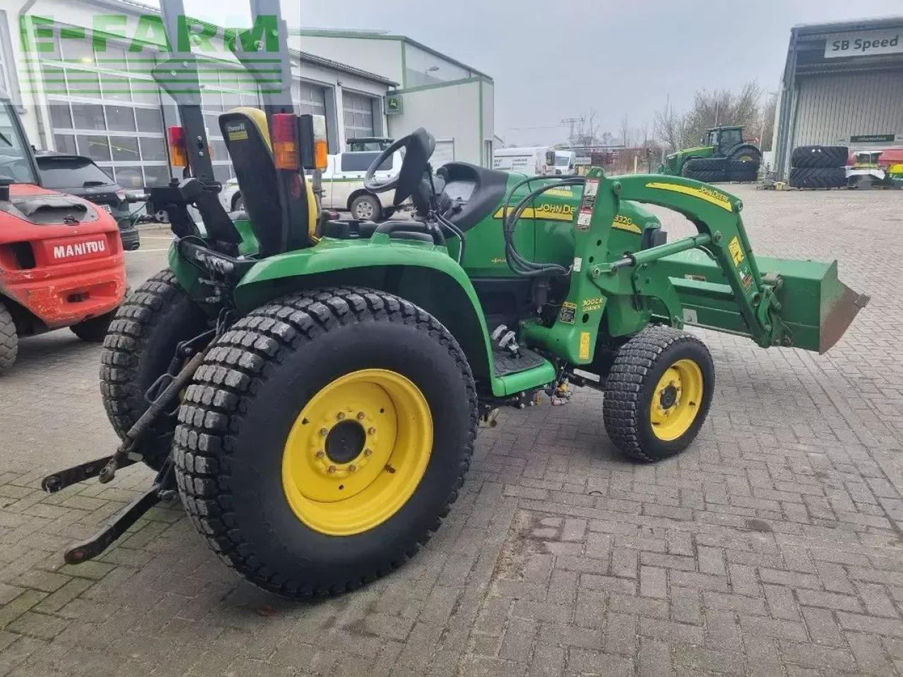 Τρακτέρ John Deere 3320 my11: φωτογραφία 7
