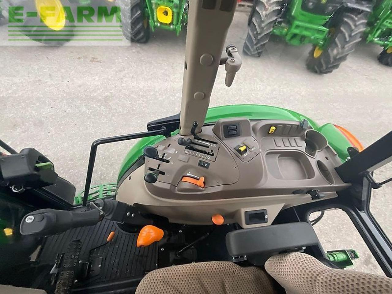 John Deere 5075 e - Τρακτέρ: φωτογραφία 5 John Deere 5075 e - Τρακτέρ: φωτογραφία 5