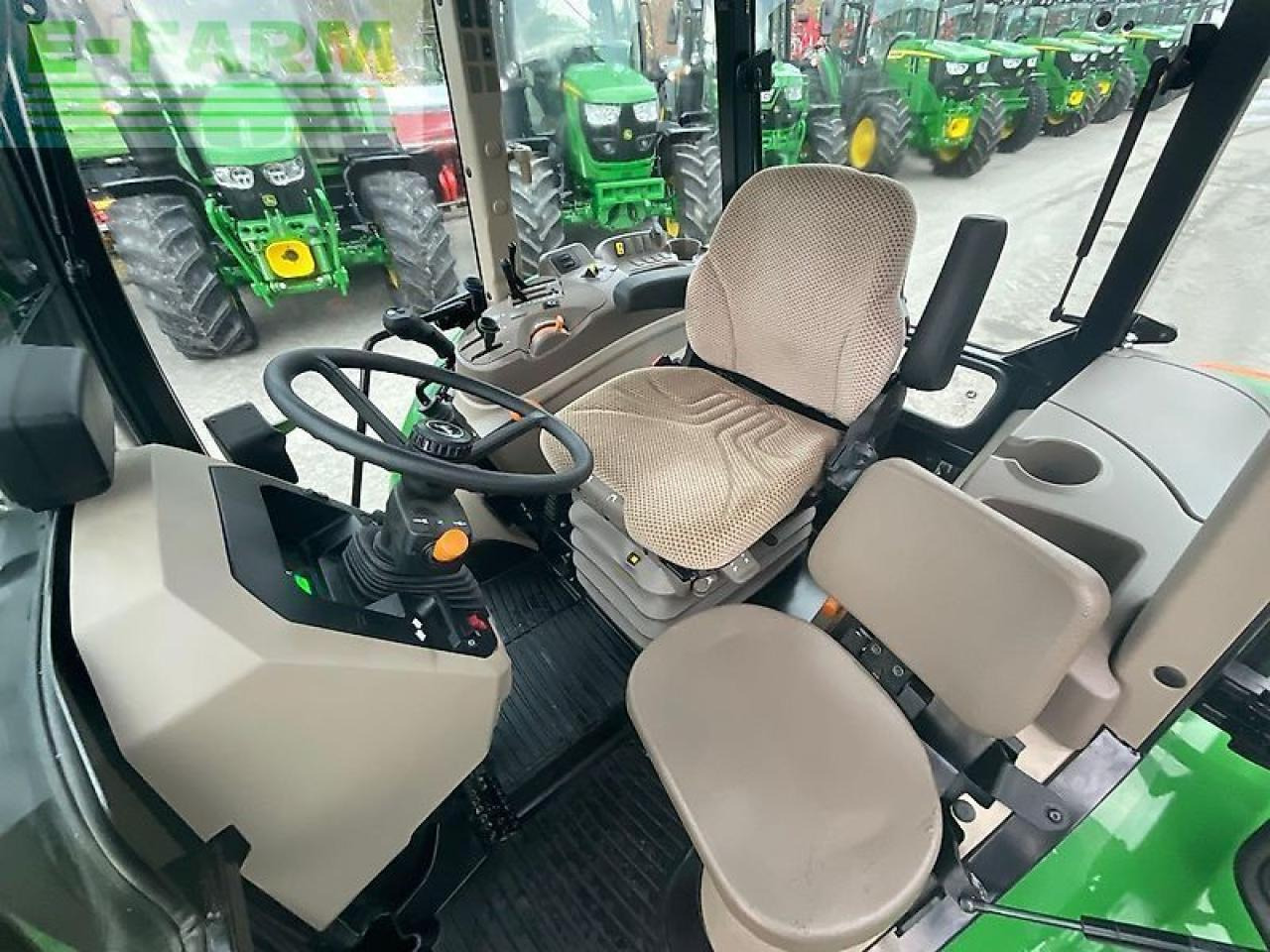 John Deere 5075 e - Τρακτέρ: φωτογραφία 4 John Deere 5075 e - Τρακτέρ: φωτογραφία 4