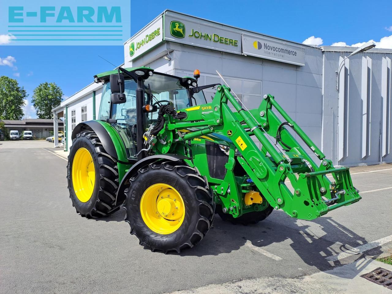 John Deere 5125R - Τρακτέρ: φωτογραφία 1 John Deere 5125R - Τρακτέρ: φωτογραφία 1