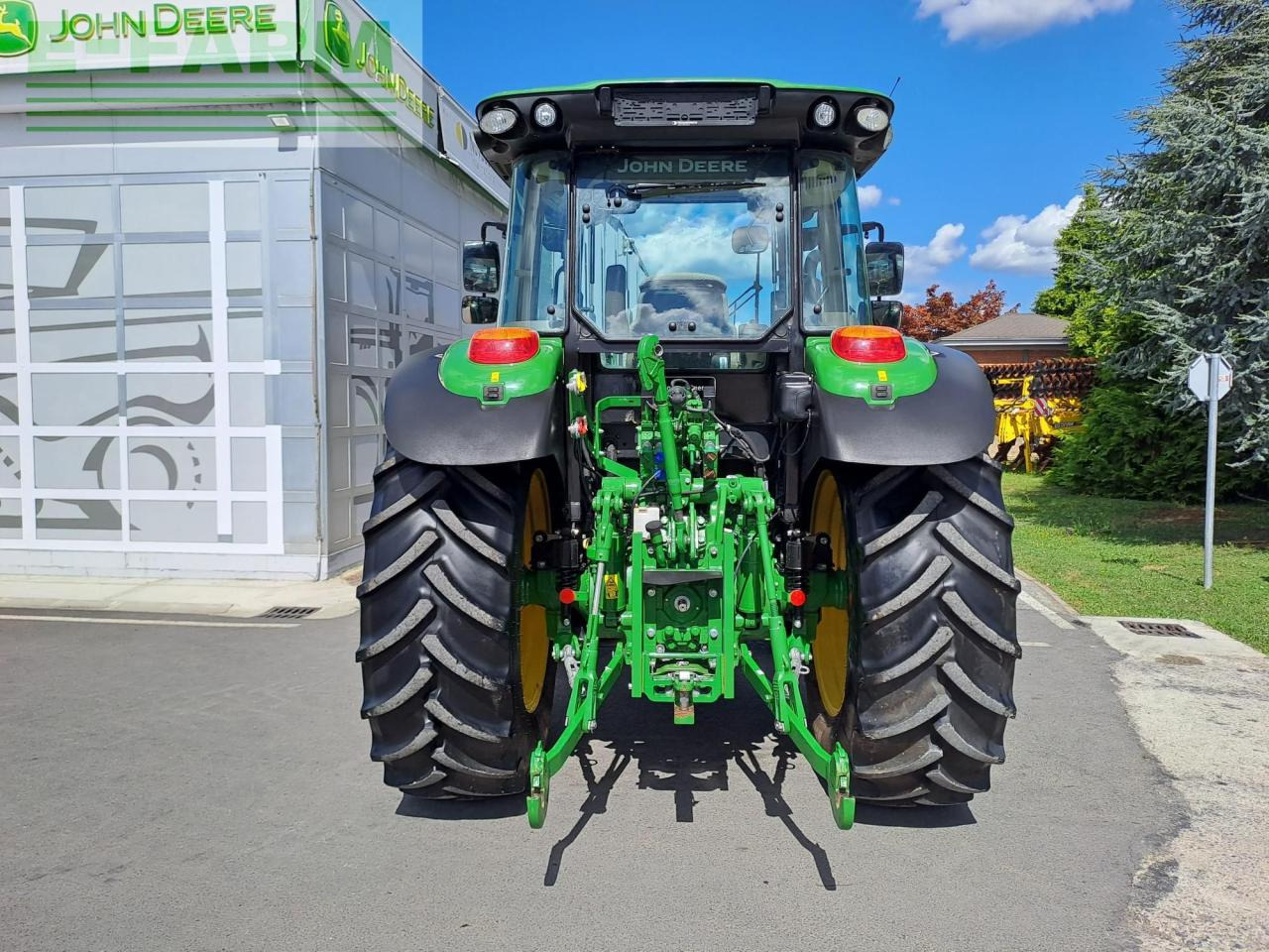 John Deere 5125R - Τρακτέρ: φωτογραφία 3 John Deere 5125R - Τρακτέρ: φωτογραφία 3