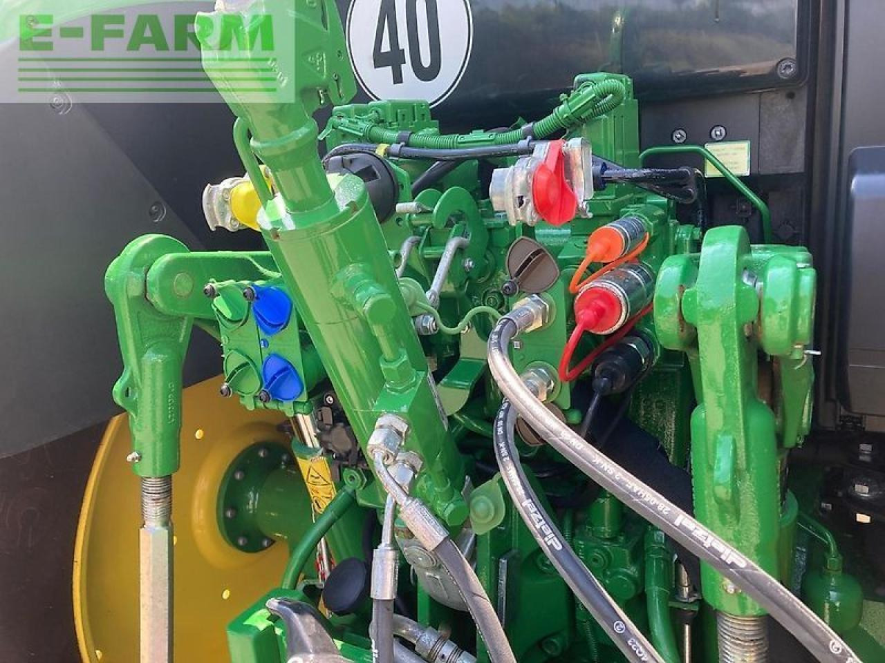 Τρακτέρ John Deere 6100m: φωτογραφία 10 Τρακτέρ John Deere 6100m: φωτογραφία 10