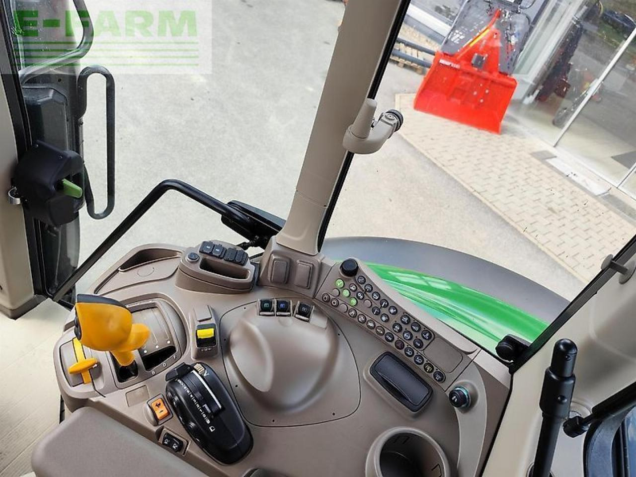 Τρακτέρ John Deere 6100m: φωτογραφία 7 Τρακτέρ John Deere 6100m: φωτογραφία 7
