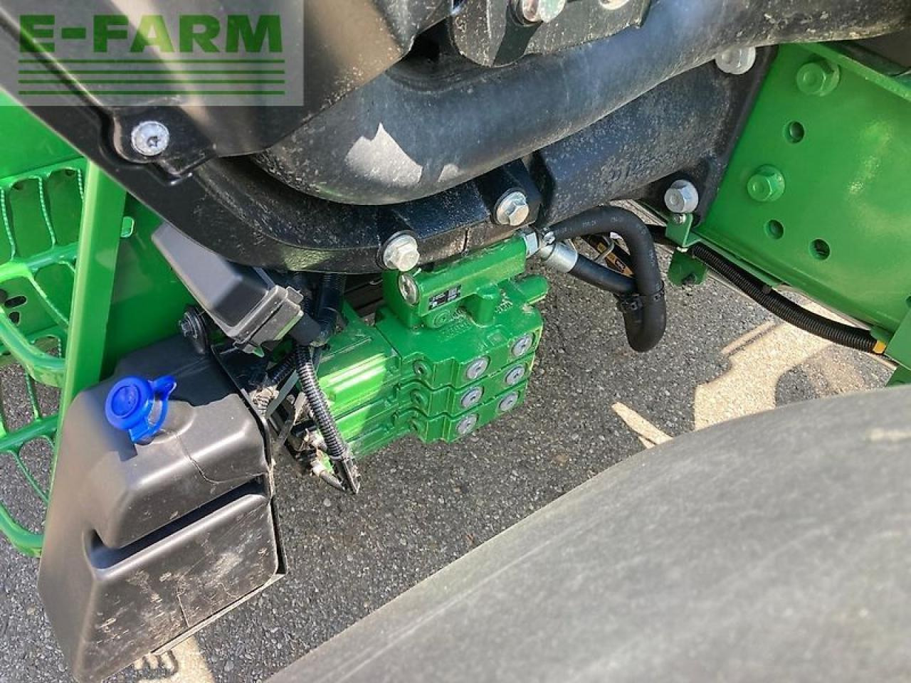 Τρακτέρ John Deere 6100m: φωτογραφία 6 Τρακτέρ John Deere 6100m: φωτογραφία 6