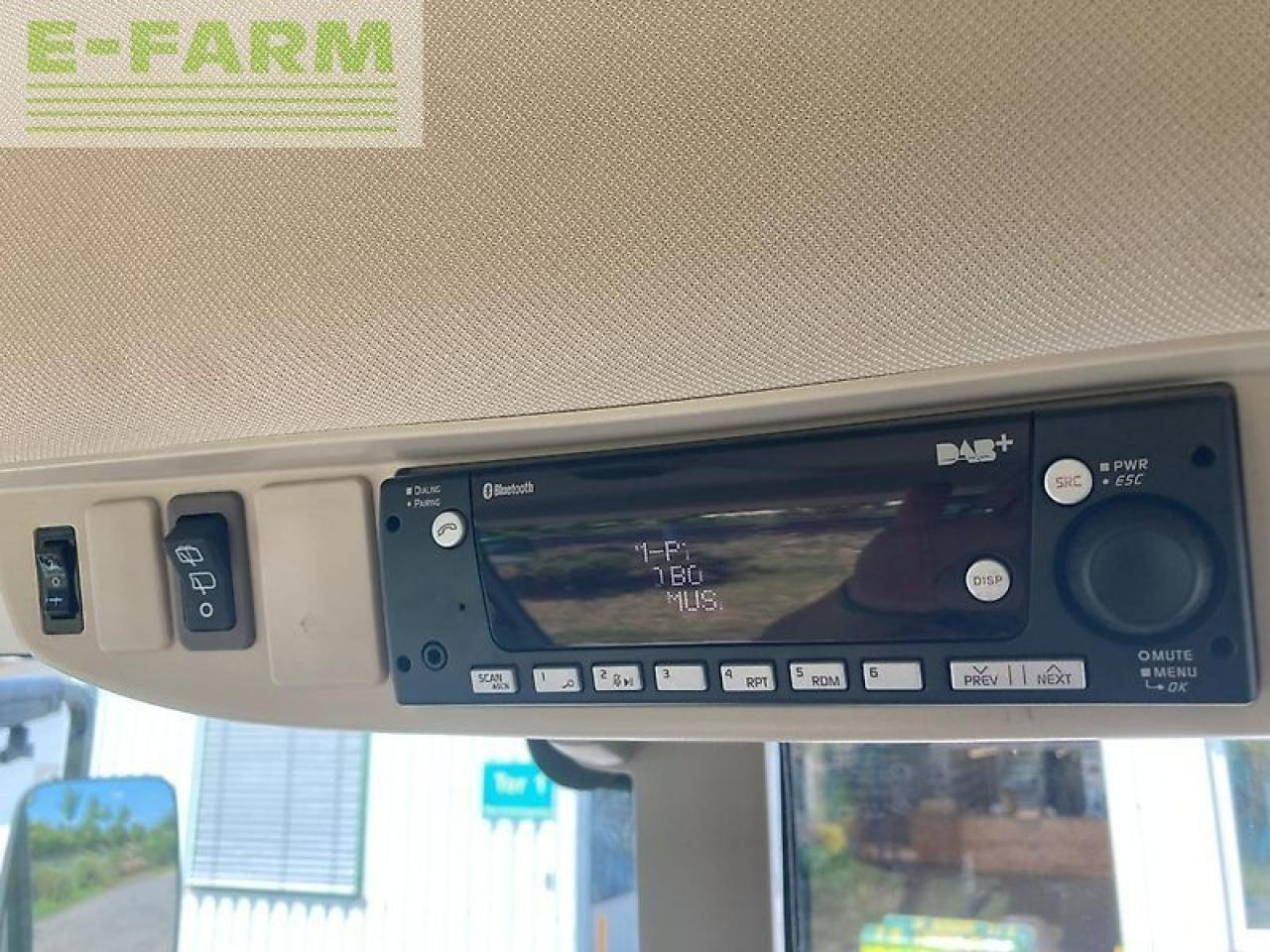 Τρακτέρ John Deere 6100m: φωτογραφία 20 Τρακτέρ John Deere 6100m: φωτογραφία 20