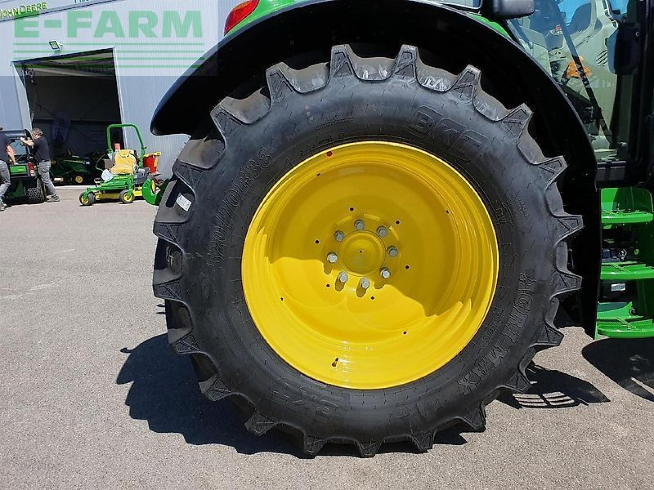 John Deere 6120m aq+ - Τρακτέρ: φωτογραφία 4 John Deere 6120m aq+ - Τρακτέρ: φωτογραφία 4