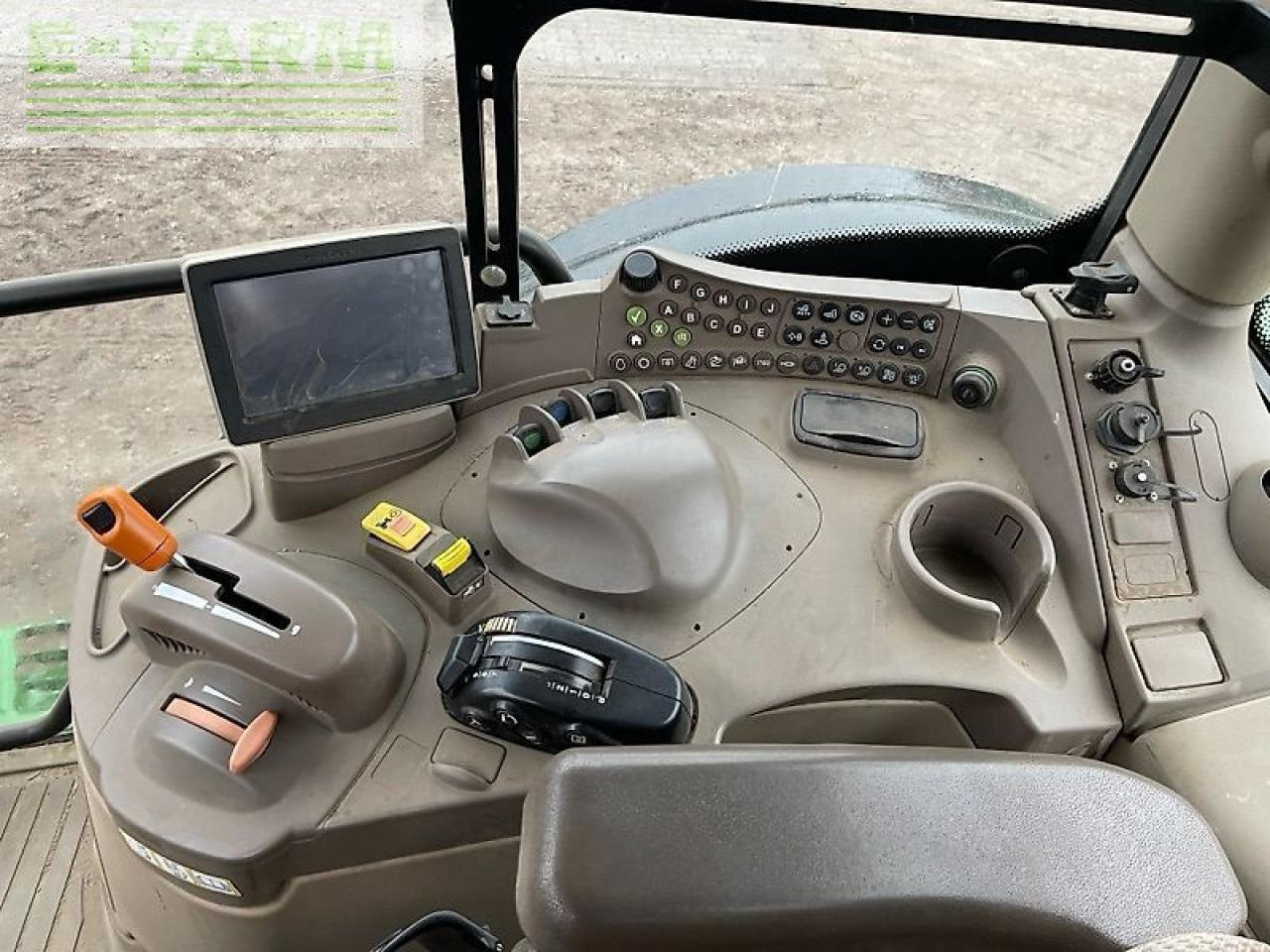 Τρακτέρ John Deere 6150r: φωτογραφία 13 Τρακτέρ John Deere 6150r: φωτογραφία 13