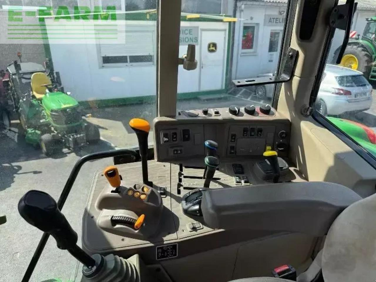 Τρακτέρ John Deere 6155m: φωτογραφία 10 Τρακτέρ John Deere 6155m: φωτογραφία 10