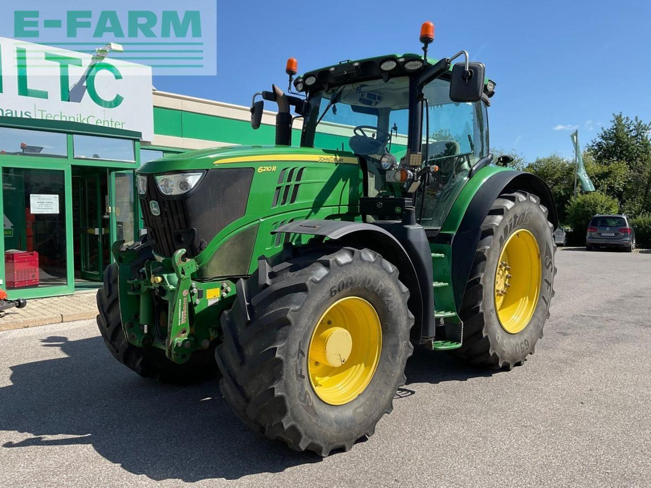 John Deere 6210R - Τρακτέρ: φωτογραφία 1 John Deere 6210R - Τρακτέρ: φωτογραφία 1