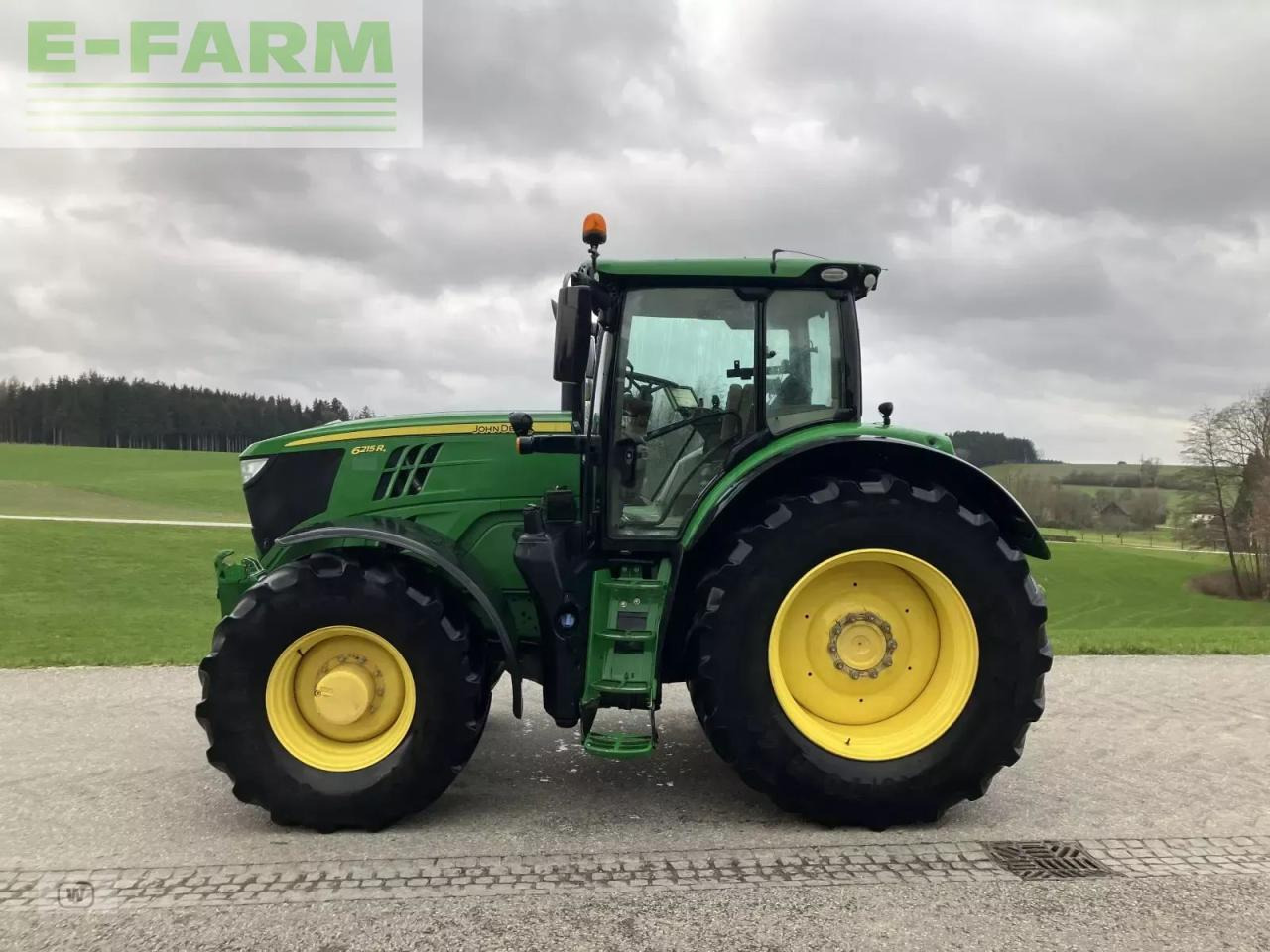 John Deere 6215r - Τρακτέρ: φωτογραφία 2 John Deere 6215r - Τρακτέρ: φωτογραφία 2