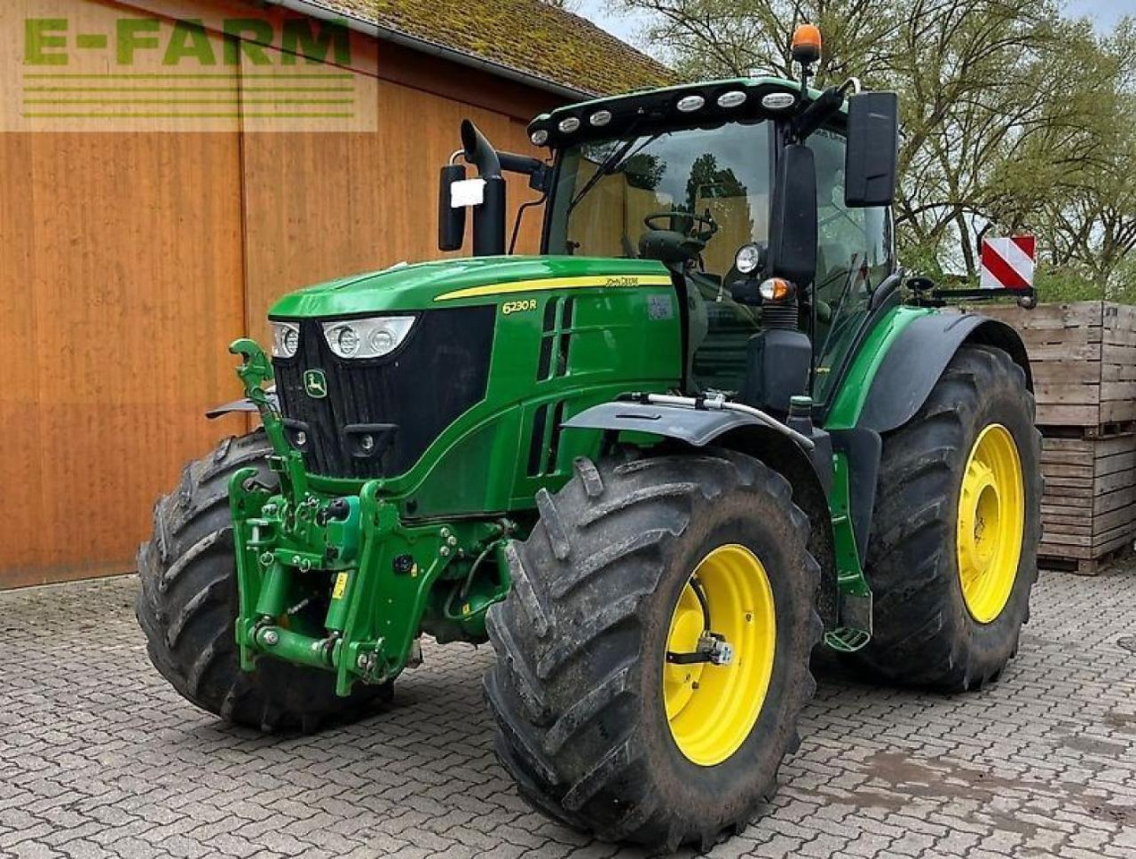 John Deere 6230r - Τρακτέρ: φωτογραφία 1 John Deere 6230r - Τρακτέρ: φωτογραφία 1