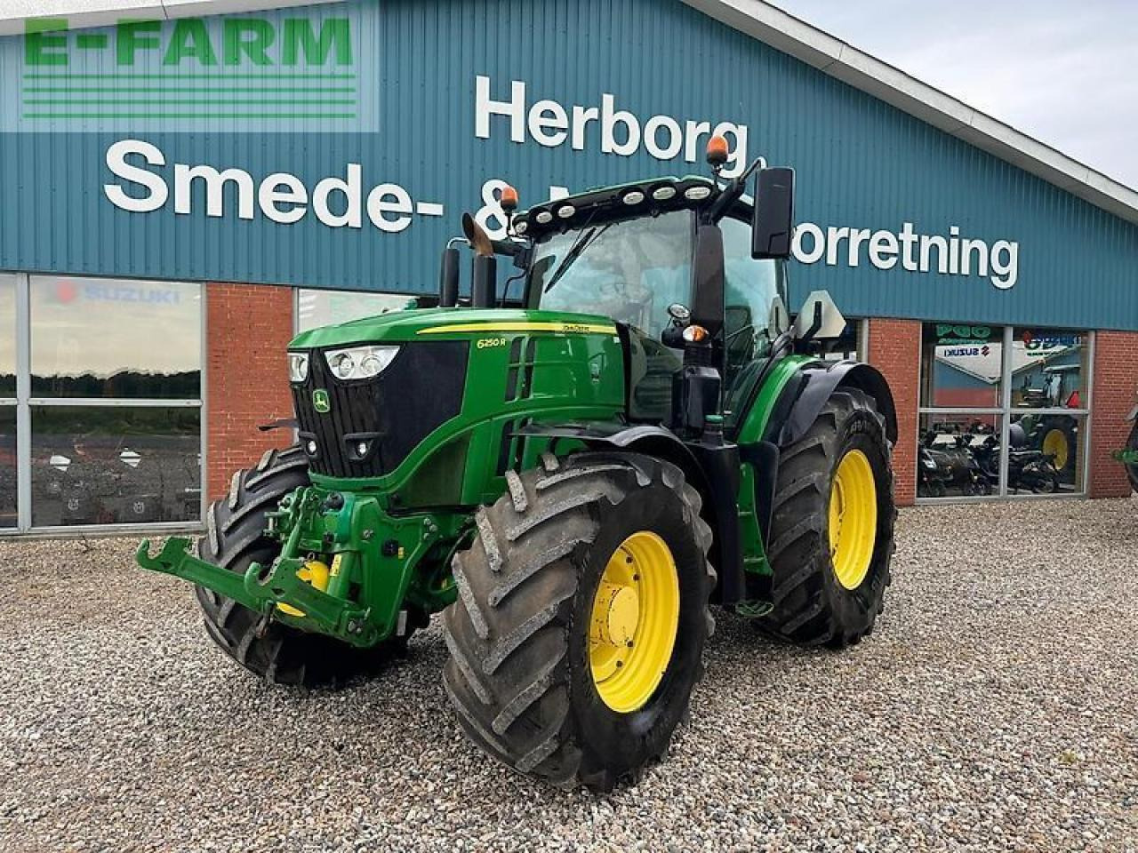 John Deere 6250r - Τρακτέρ: φωτογραφία 1 John Deere 6250r - Τρακτέρ: φωτογραφία 1