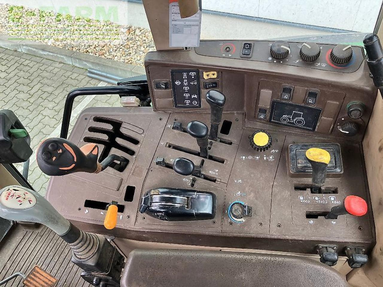 John Deere 6810 - Τρακτέρ: φωτογραφία 5 John Deere 6810 - Τρακτέρ: φωτογραφία 5