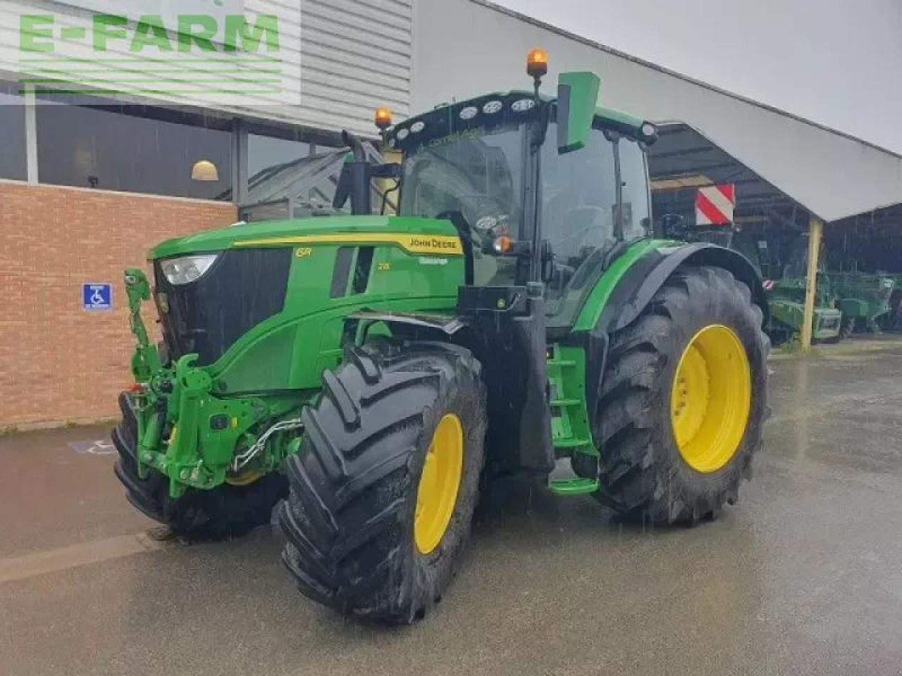John Deere 6r 215 - Τρακτέρ: φωτογραφία 1 John Deere 6r 215 - Τρακτέρ: φωτογραφία 1