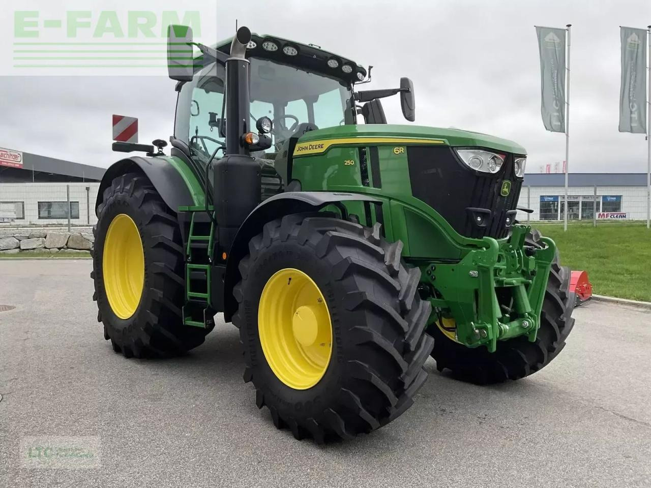 John Deere 6r 250 - Τρακτέρ: φωτογραφία 2 John Deere 6r 250 - Τρακτέρ: φωτογραφία 2