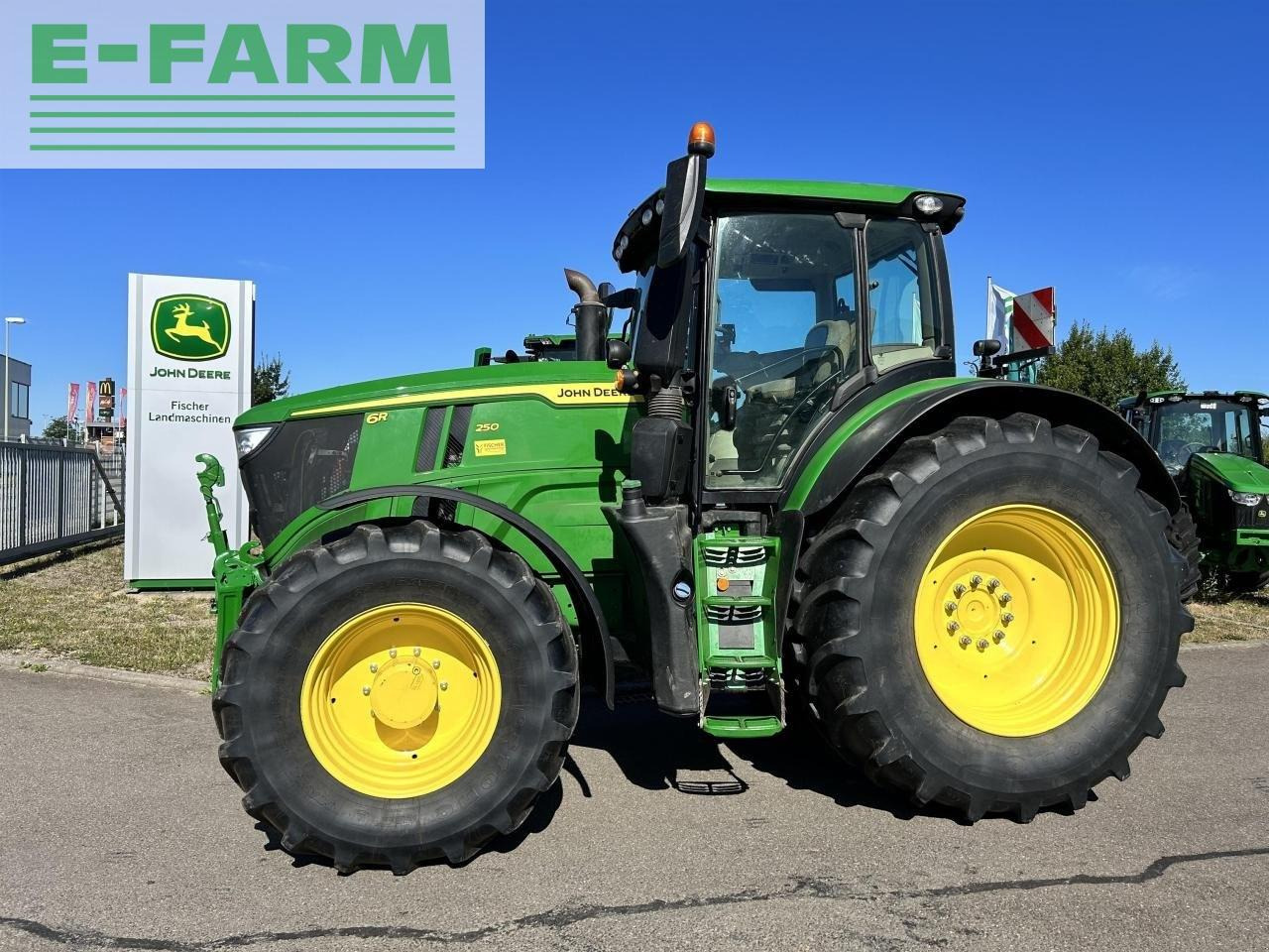 John Deere 6r 250 - Τρακτέρ: φωτογραφία 1 John Deere 6r 250 - Τρακτέρ: φωτογραφία 1