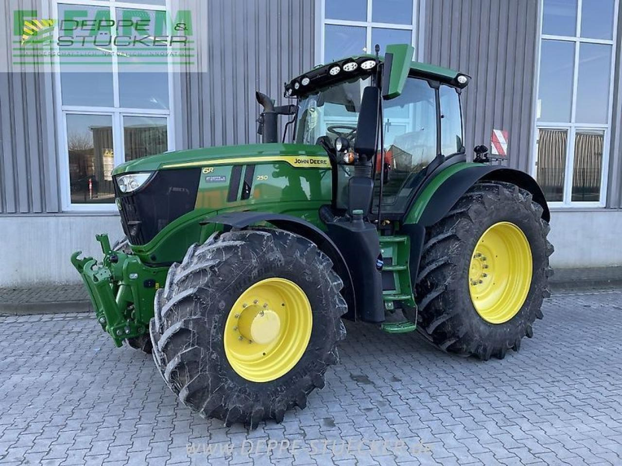 John Deere 6r 250 - Τρακτέρ: φωτογραφία 1 John Deere 6r 250 - Τρακτέρ: φωτογραφία 1