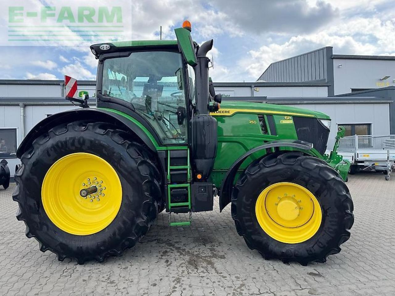 John Deere 6r 250 - Τρακτέρ: φωτογραφία 2 John Deere 6r 250 - Τρακτέρ: φωτογραφία 2