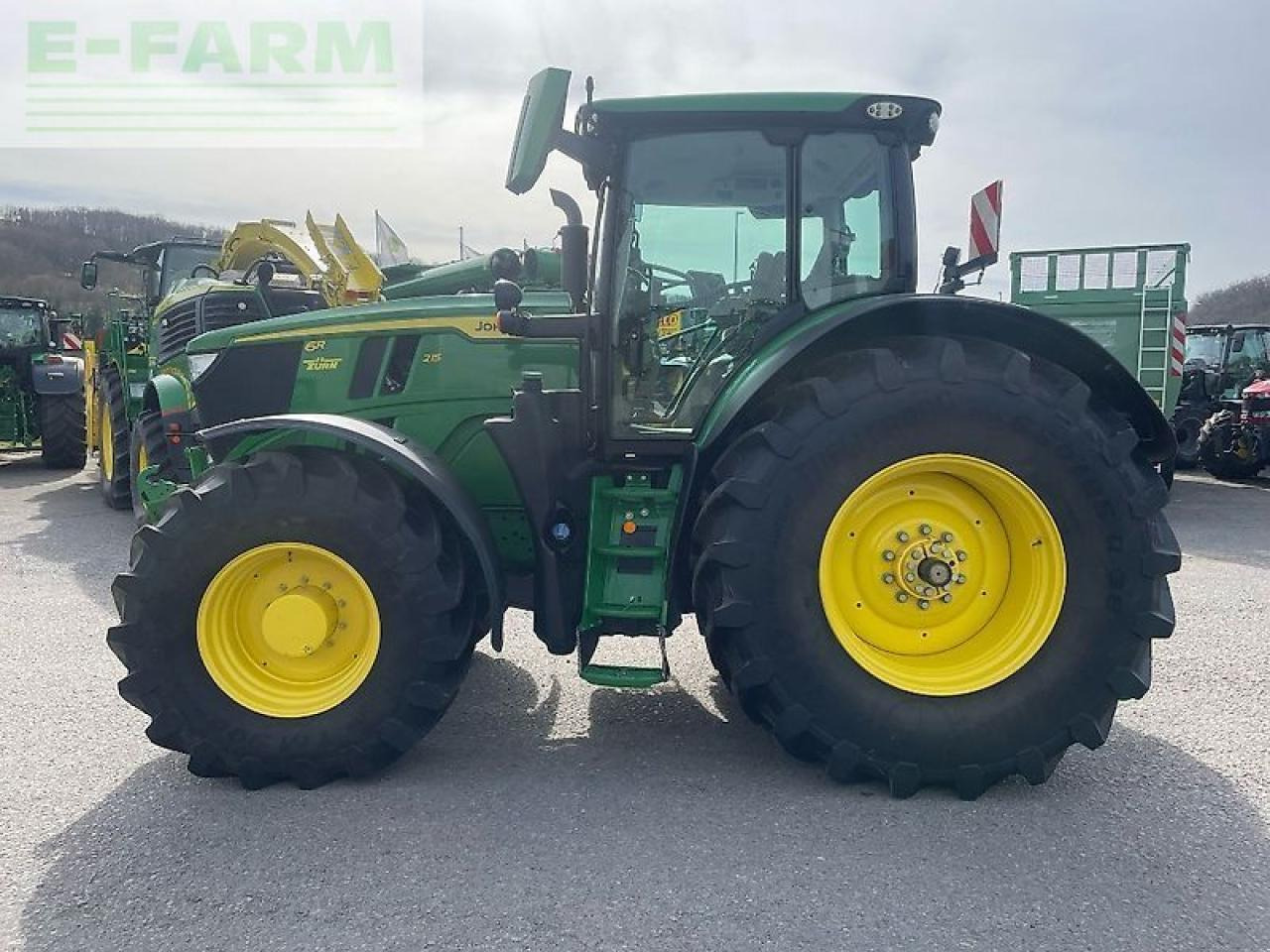 John Deere 6r215 / 6r 215 - Τρακτέρ: φωτογραφία 2 John Deere 6r215 / 6r 215 - Τρακτέρ: φωτογραφία 2