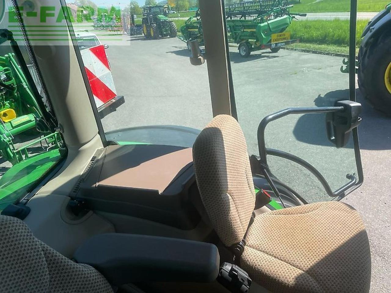 John Deere 6r215 / 6r 215 - Τρακτέρ: φωτογραφία 5 John Deere 6r215 / 6r 215 - Τρακτέρ: φωτογραφία 5